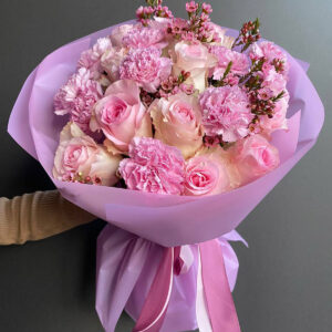 Bukiet Kwiatowy Sonet – idealny prezent na Dzień Kobiet